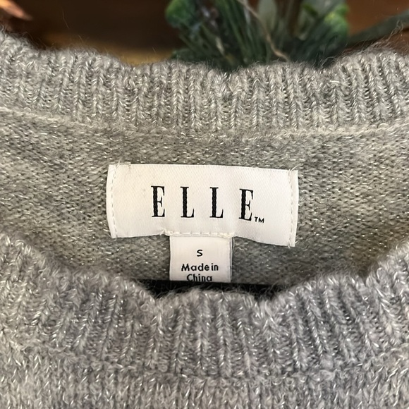 ELLE Gray/Silver/White Crewneck Argyle Sweater w/Scallop Detail, Sz Small, GUC. - Picture 3 of 9